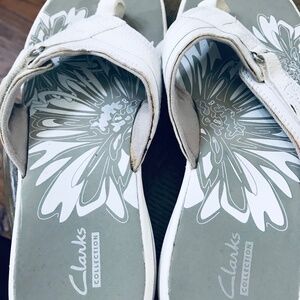 Clarks white flip flops